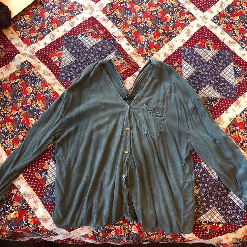 Brandy Melville flowey top